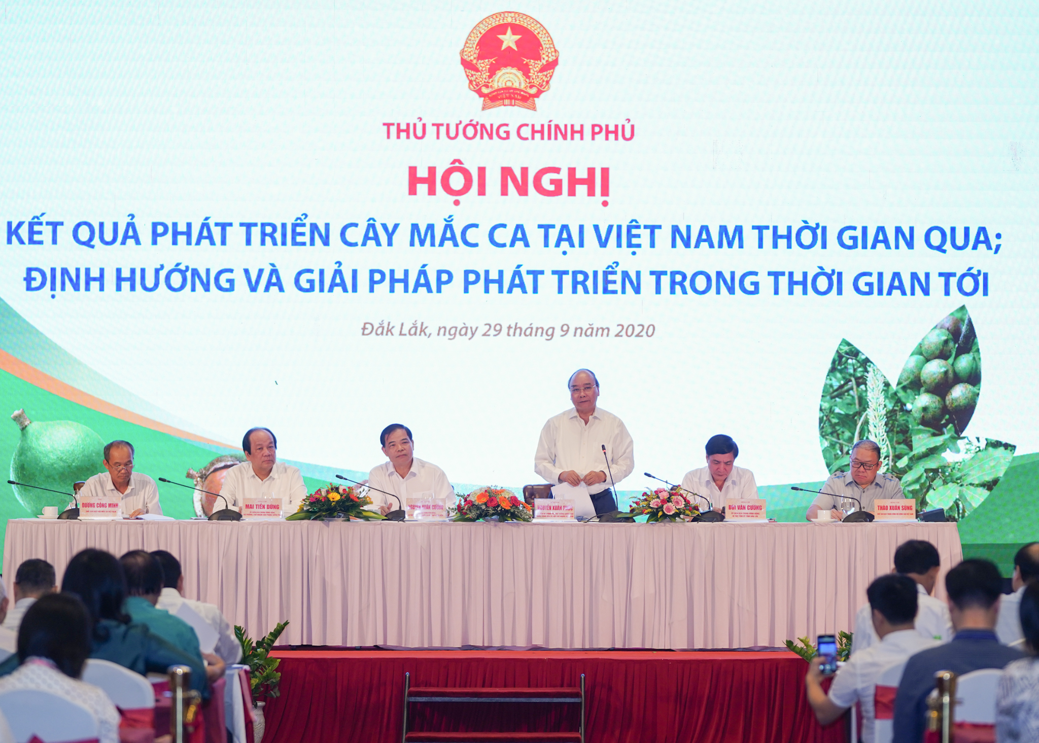 Thủ tướng Nguyễn Xuân Phúc tai Hội nghị về phát triển cây mắc ca tại TP. Buôn Ma Thuột. Ảnh: VGP/Quang Hiếu