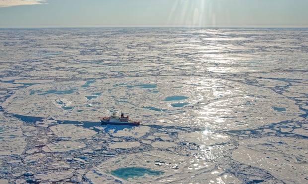 Các nhà nghiên cứu lo ngại những phát hiện trên biển Laptev có thể báo hiệu một vòng phản hồi khí hậu mới của khối khí methane đã được kích hoạt. Ảnh: The Guardian