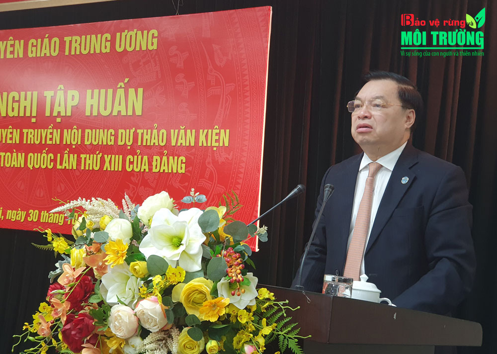 Đồng chí Lê Mạnh Hùng, Phó Trưởng Ban Tuyên giáo Trung ương, Người phát ngôn Đại hội XIII của Đảng.