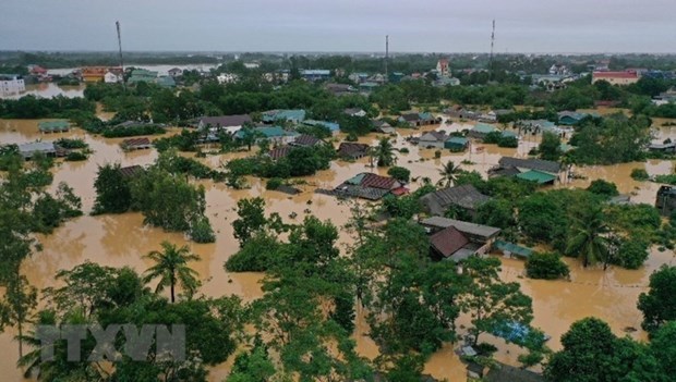 Hình ảnh lũ lớn trên sông Hiếu gây ngập diện rộng tại khu vực huyện Cam Lộ, tỉnh Quảng Trị
