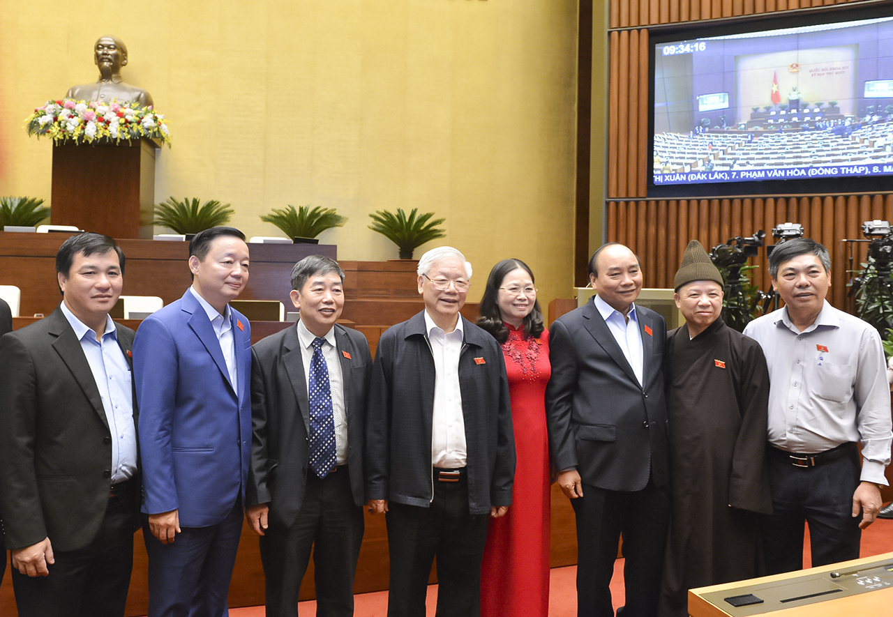 Tổng Bí thư, Chủ tịch nước Nguyễn Phú Trọng, Thủ tướng Chính phủ Nguyễn Xuân Phúc cùng các đại biểu.