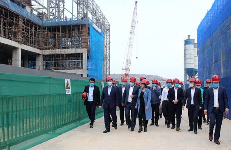 Bí thư Thành ủy Hà Nội kiểm tra tiến độ xây dựng Nhà máy đốt rác phát điện tại Khu liên hợp xử lý rác thải Sóc Sơn.