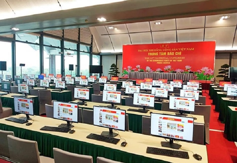 Trung tâm Báo chí Đại hội XIII - nơi các phóng viên tác nghiệp trong dịp Đại hội đã lắp xong hệ thống máy tính kết nối mạng.