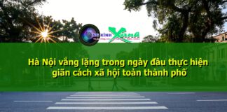 Trong ngày đầu tiên thực hiện Chỉ thị 16 của Thủ tướng Chính phủ, tại các tuyến phố trung tâm TP Hà Nội như Hàng Bông, quảng trường Đông Kinh Nghĩa Thục, Tràng Tiền… đường phố trở nên vắng người qua lại.