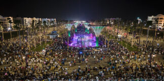 Lễ kỷ niệm 60 năm thành lập đô thị Sầm Sơn và khai mạc Lễ hội du lịch biển năm 2023 đã thu hút hàng vạn du khách